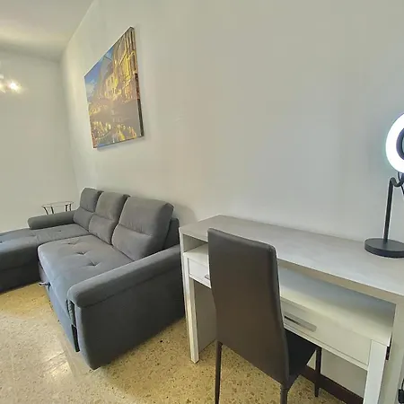 Appartamento Famagosta Home, Navigli Style, Spazioso E Confortevole Per Gruppi E Famiglie, A Piedi Da Metropolitana Famagosta, Per Stazione E Garibaldi *